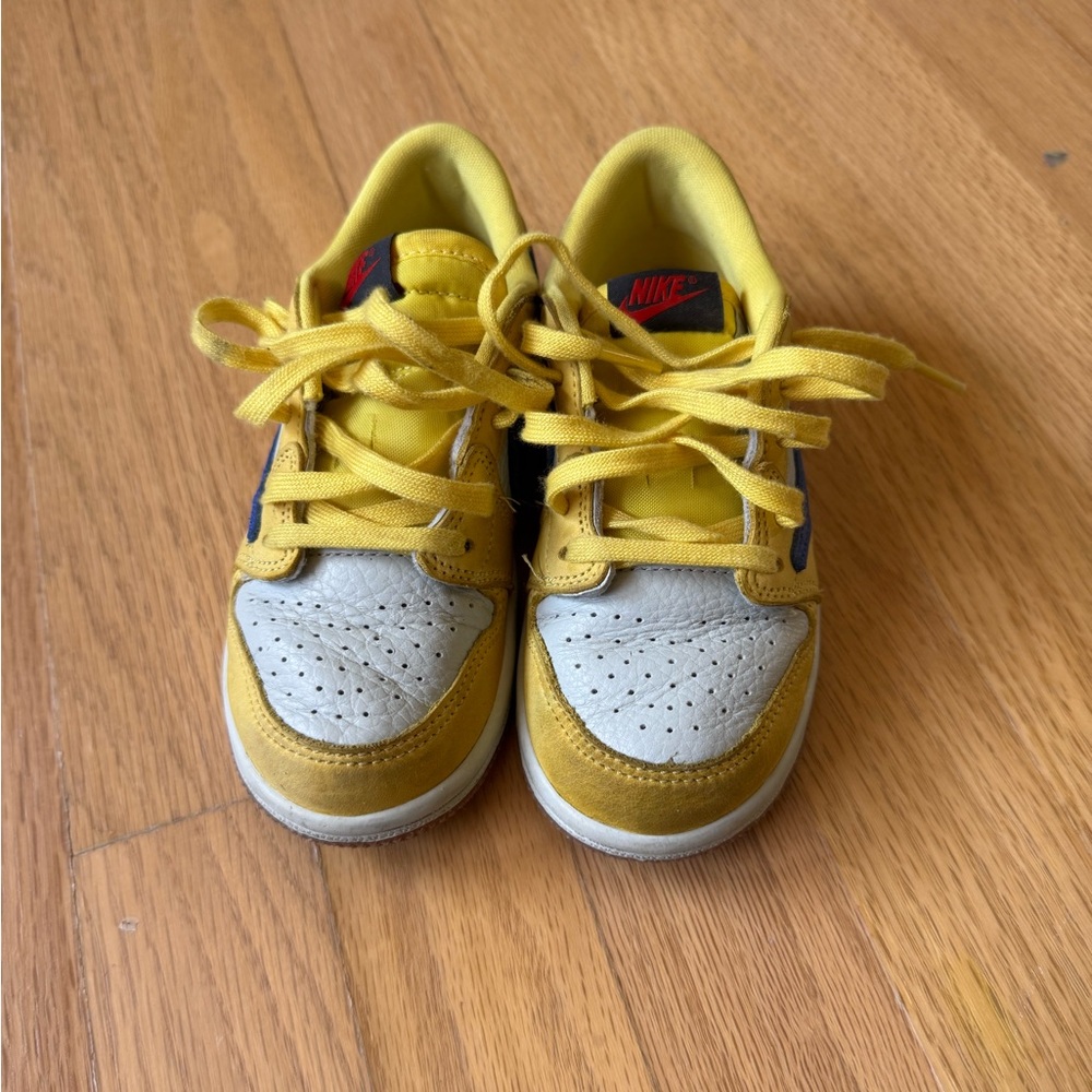 Travis Scott Jordan 1 Retro Low (Canary) - Picture 3 of 6